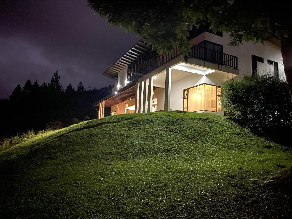 Arte De Plumas Birding Lodge Cartago Exteriér fotografie